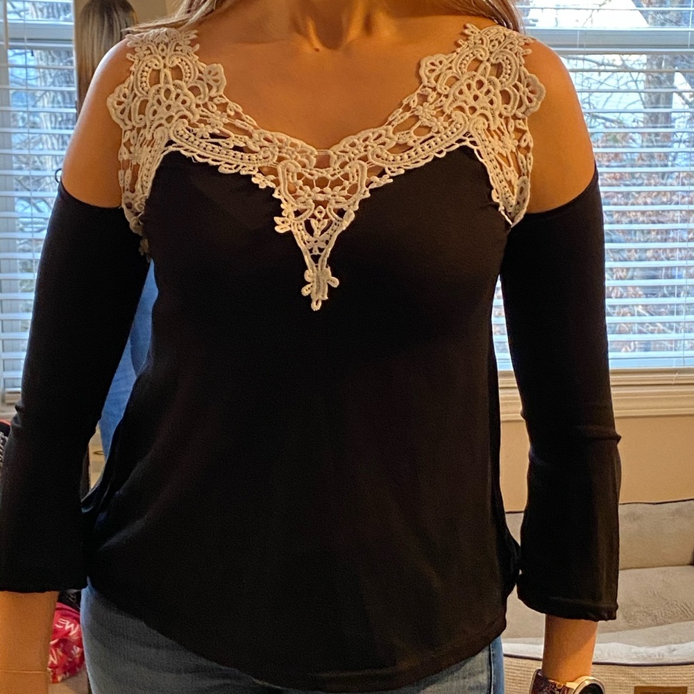 Shoulderless white and black Embellished blouse